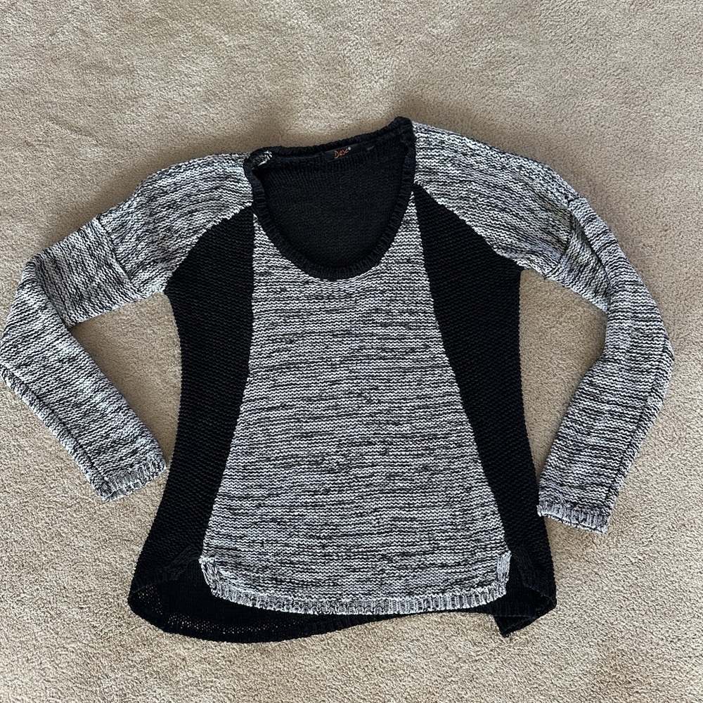 Dex sweater